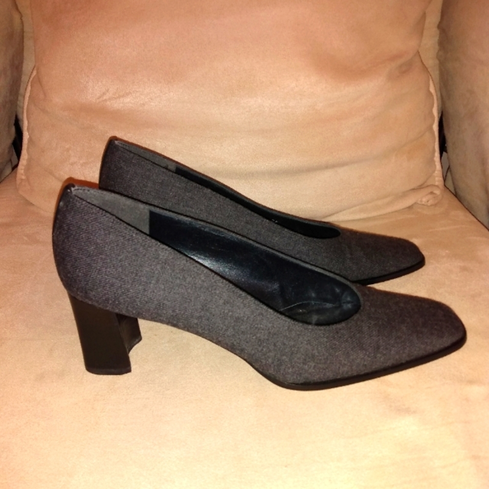 Stuart Weitzman Gray Flannel square toe,Block Heel pumps size 8 SS